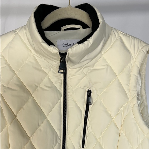 Cream and black quilted fitted vest by Calvin Klein with ribbed knit details sm - Picture 6 of 11